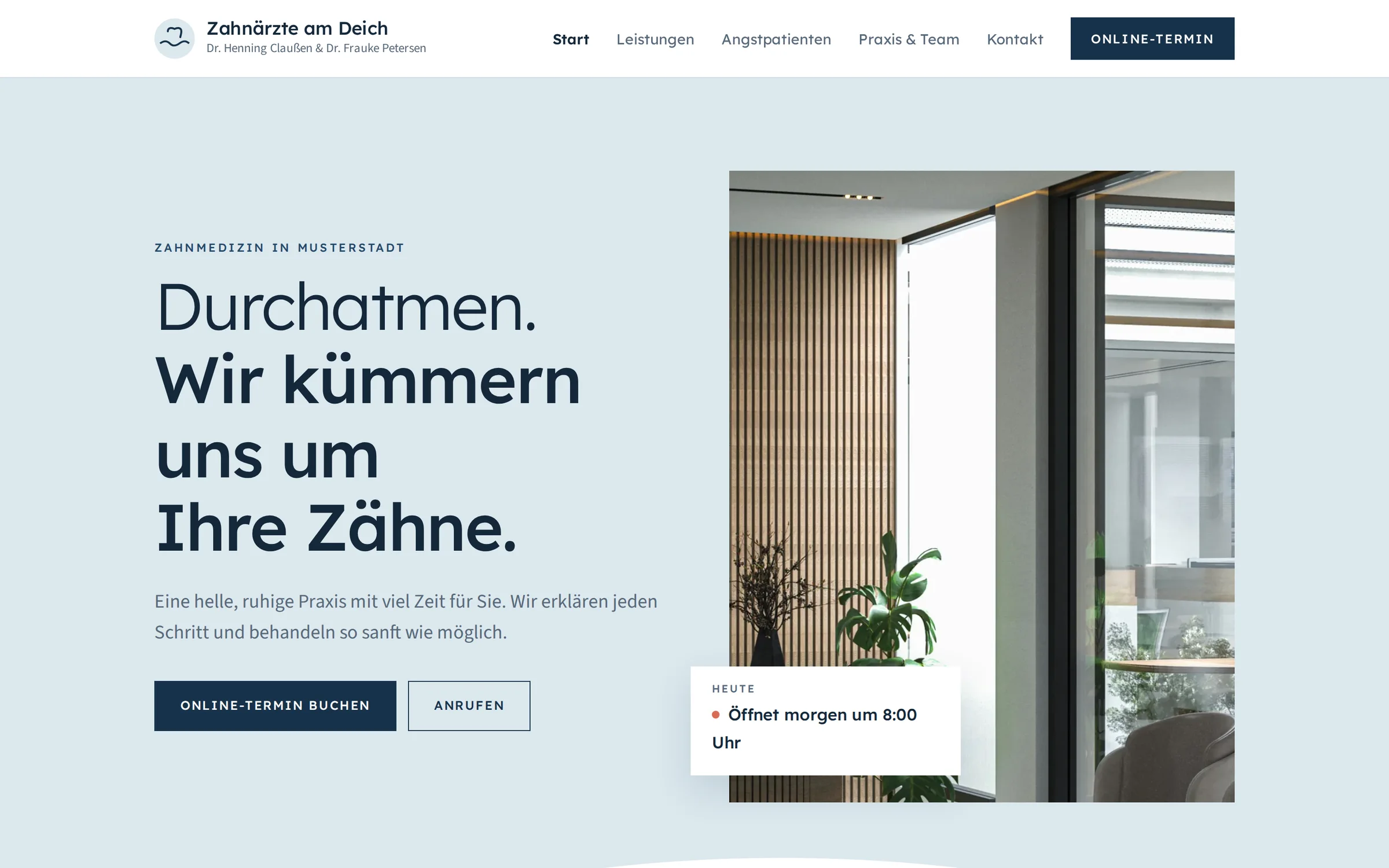 Beispiel-Website für eine Gemeinschaftspraxis: Startseite der Musterpraxis Zahnärzte am Deich
